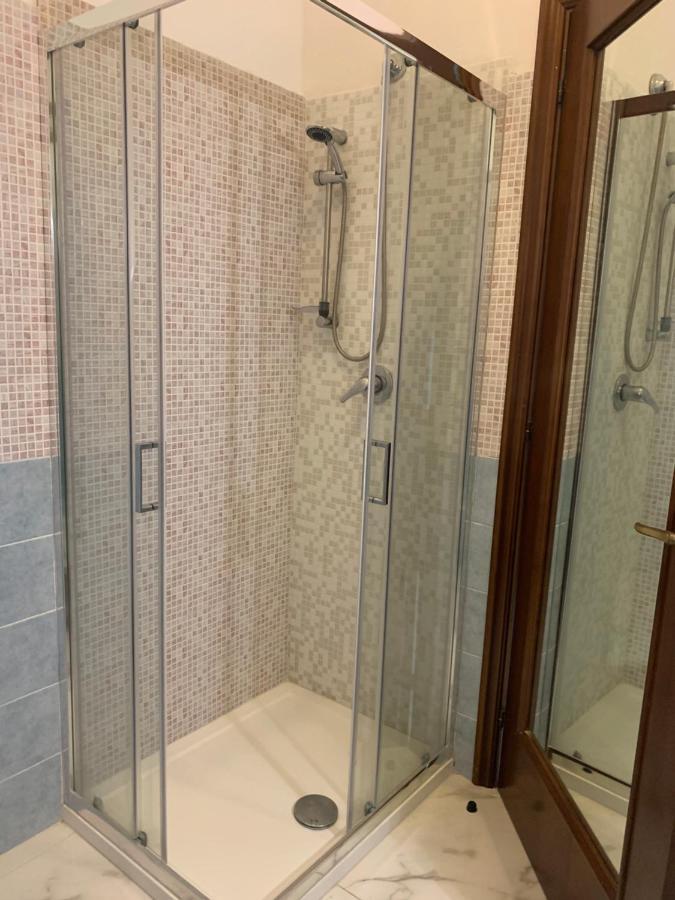 Habitación Triple Económica con baño compartido